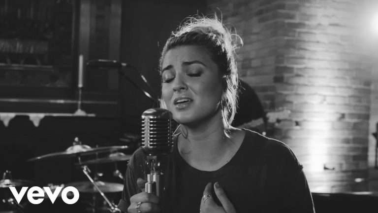 Tori Kelly , Just As Sure (Live), ft. Jonathan McReynolds with lyrics