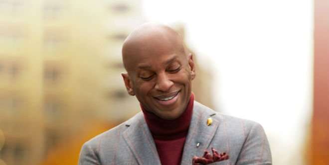 Nouvel album de Donnie McClurkin Une chanson différente… disponible maintenant